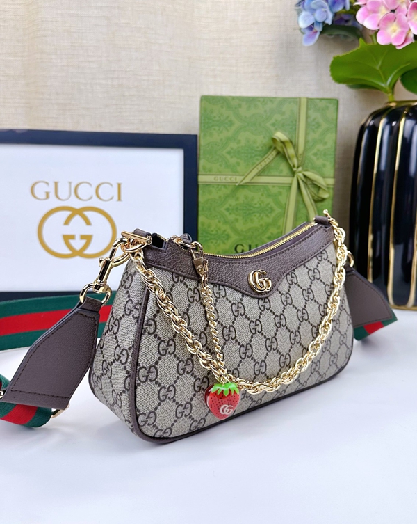 激安グッチバッグコピー背面デザイン